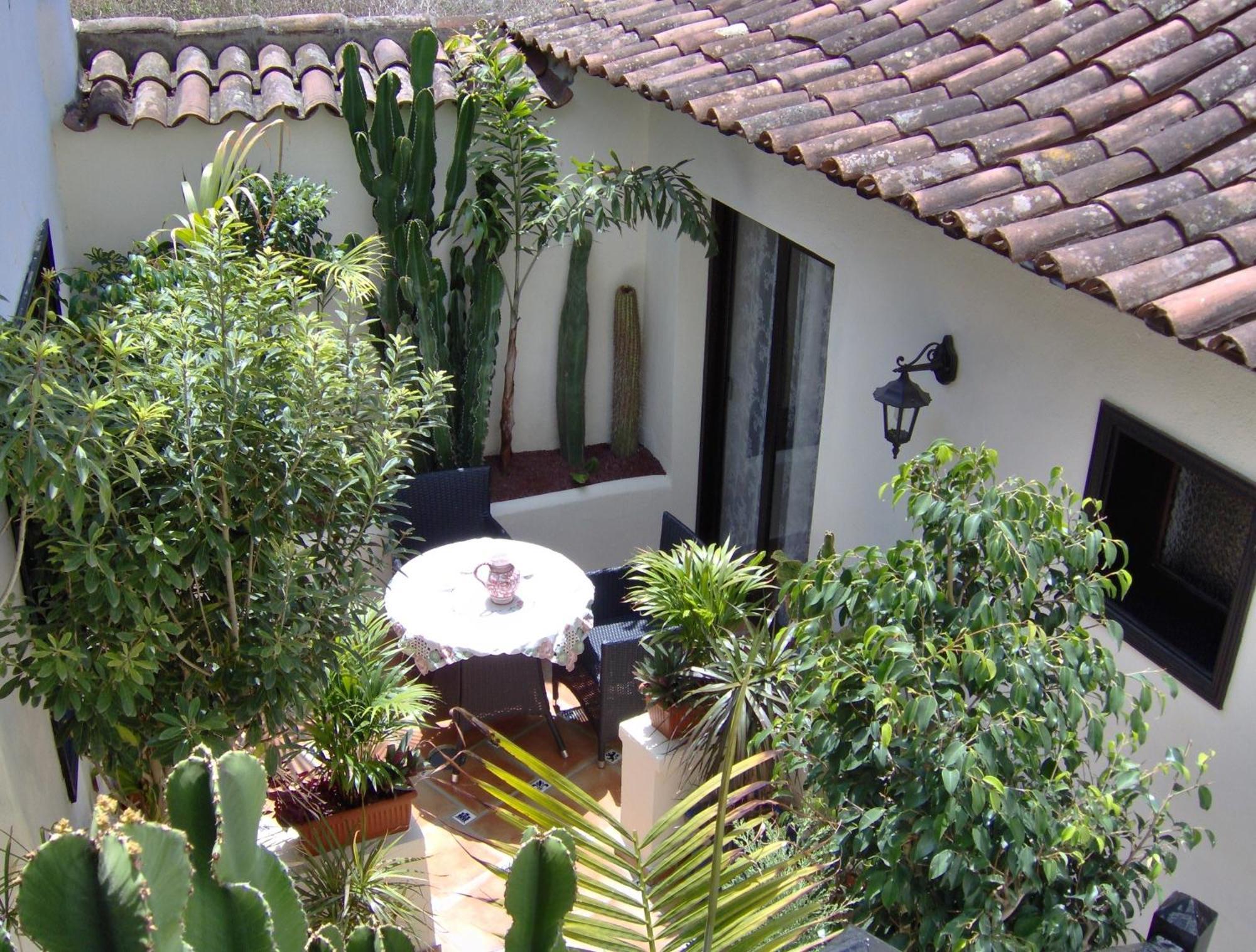 Апартаменты Monasterio De San Antonio - Rustikales Mit Kleiner Innenhofterrasse Икод-де-лос-Винос